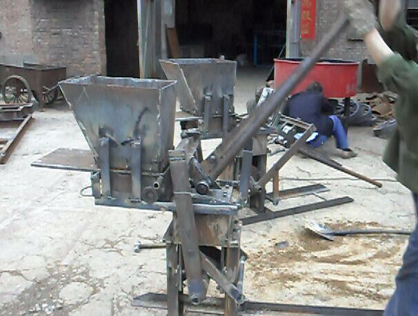 Manual brick making machine