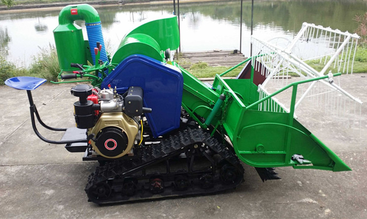 Crawler type combine harvester 4lz-0.8