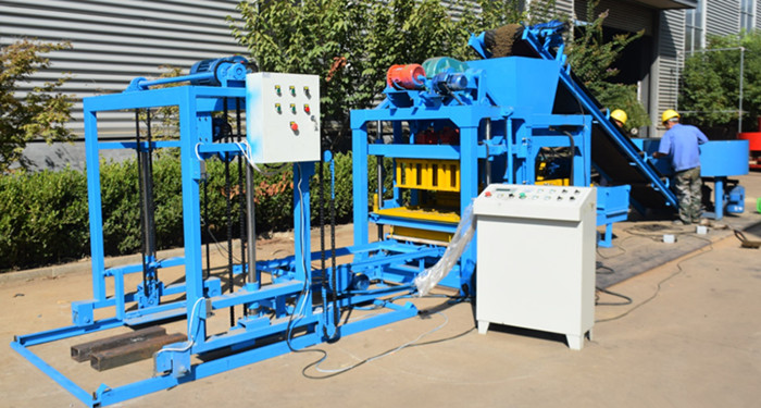 Automatic brick making machine